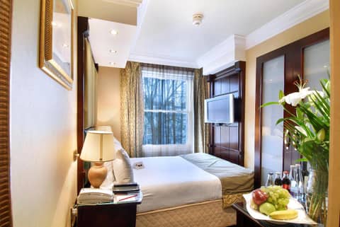 The Premier Notting Hill — hotel room