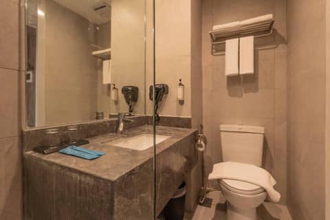 Bayfront Hotel Cebu Capitol Site — photo 7
