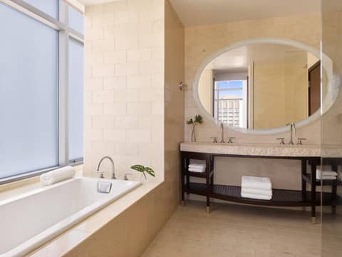 Alma San Diego Downtown, a Tribute Portfolio Hotel — bathroom