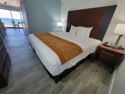Coastal Hotel & Suites Virginia Beach - Oceanfront — photo 2