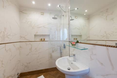 Hotel Milton Roma — bathroom