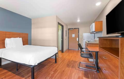 Extended Stay America Select Suites - Lake Worth — photo 2