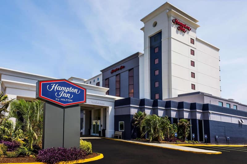 Hampton Inn Virginia Beach Oceanfront North — building