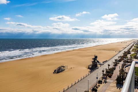 Hampton Inn Virginia Beach Oceanfront North — photo 3