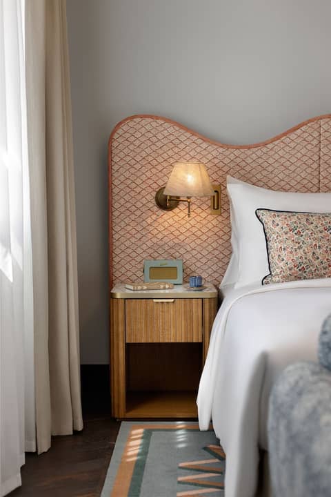 Stradom House Autograph Collection — hotel room