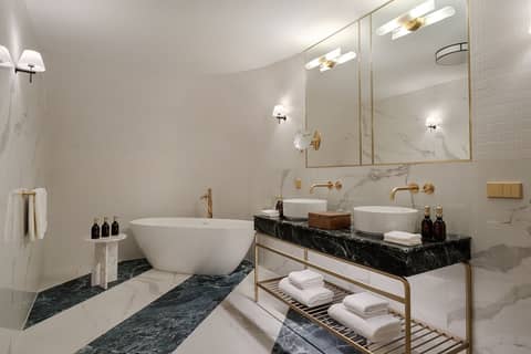 Stradom House Autograph Collection — bathroom