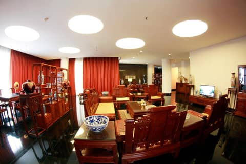 Merlynn Park Hotel — lounge