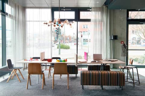 Moxy Berlin Ostbahnhof — photo 8