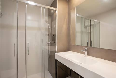 Porcel Ganivet — bathroom