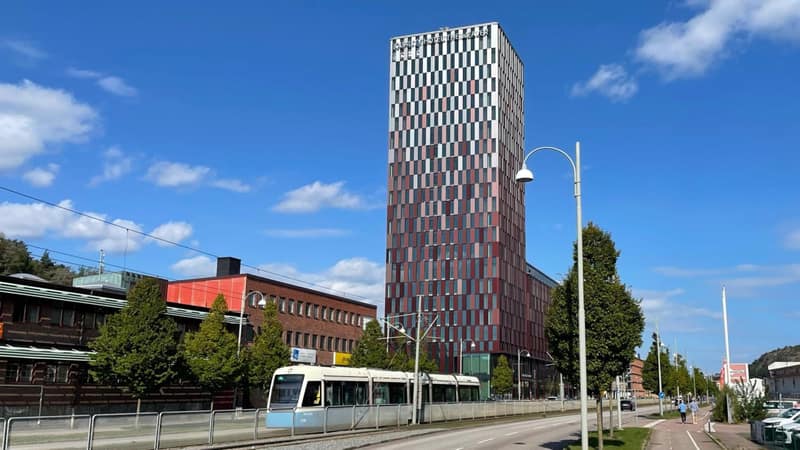Quality Hotel The Weaver — building
