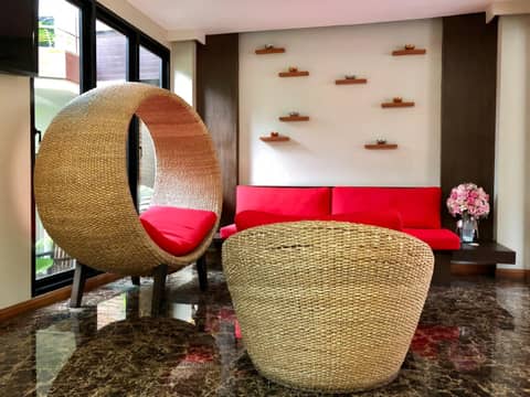 Hua Hin White Sand — lounge