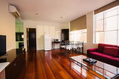 YTI Garden Hotel — hotel room