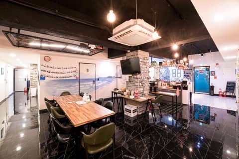 MAMA Guesthouse Haeundae — dining