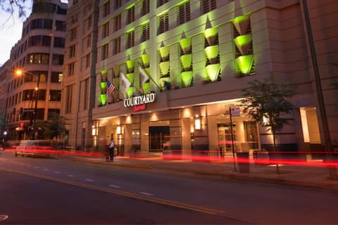 Courtyard by Marriott Chicago Downtown/River North — photo 4