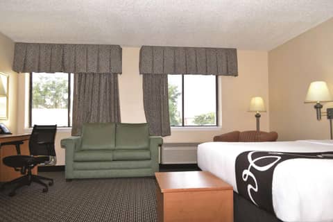 La Quinta by Wyndham Tampa Fairgrounds - Casino — photo 4