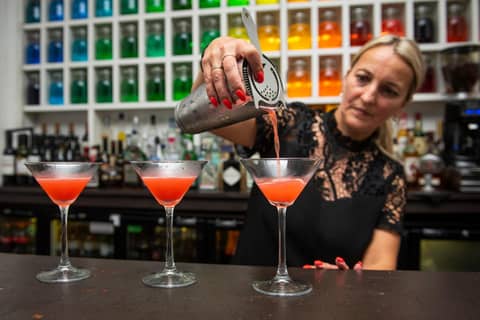 The Exhibitionist Hotel — bar