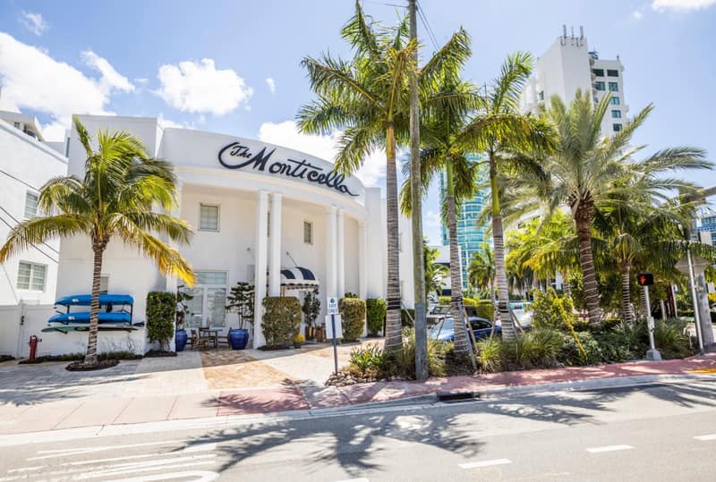 Oceanside Hotel and Suites — building