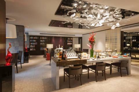 Gateway Hotel Marco Polo — dining