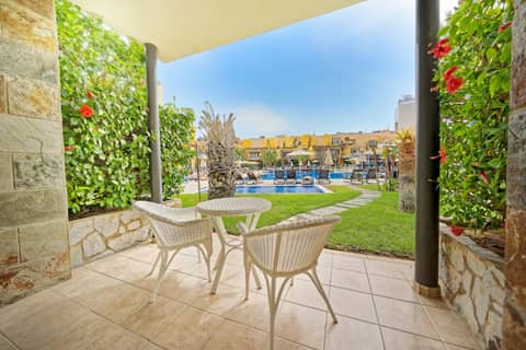 Bull Vital Suites & Spa Boutique Hotel - Only Adults — terrace
