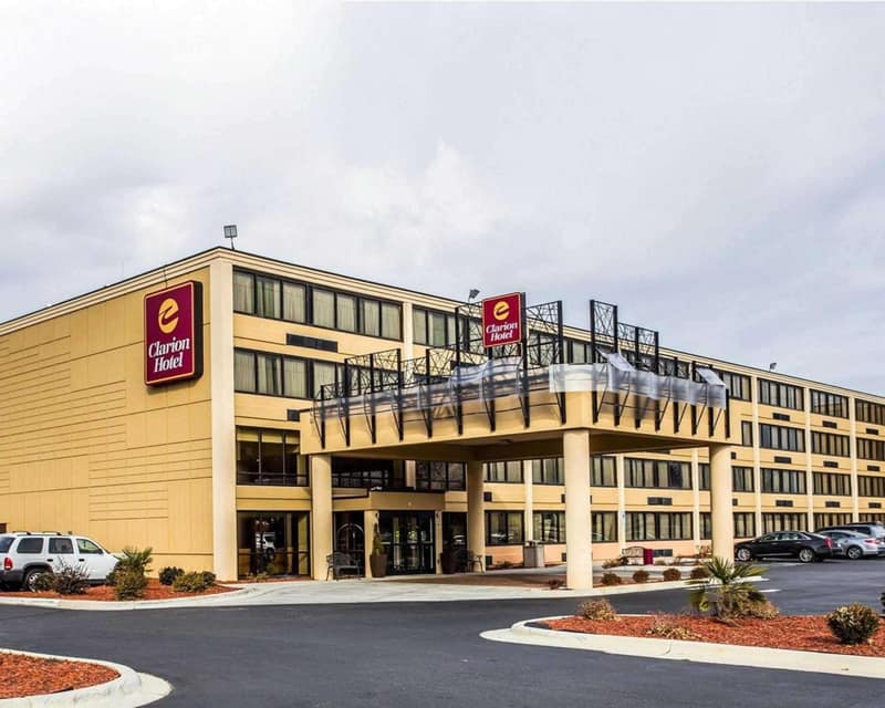 Red Lion Hotel Charlotte — building