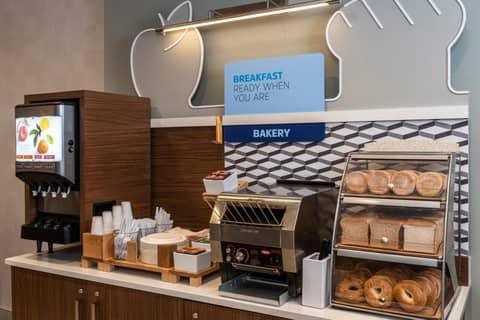 Holiday Inn Express Toronto Downtown by IHG — photo 5