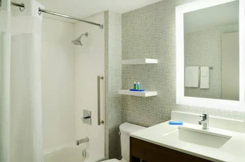 Holiday Inn Express Toronto Downtown by IHG — photo 7