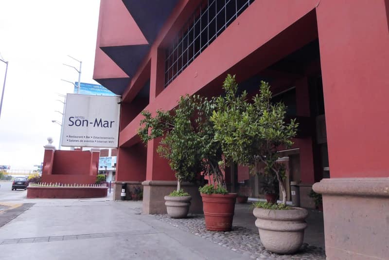 Hotel Son- Mar Monterrey Centro — building