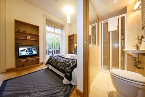 Studios2Let — bathroom