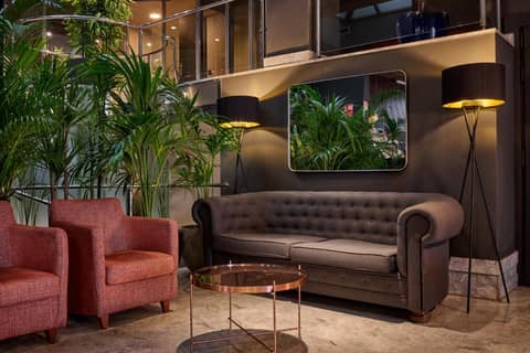 Hotel Malcom and Barret — lounge
