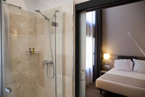 May Ramblas Hotel — photo 2