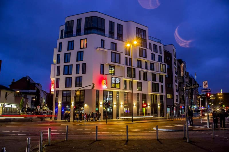 Stay! Hotel Boardinghouse — building