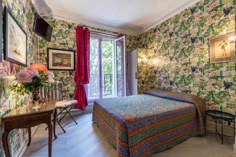 Hôtel De Nice — hotel room