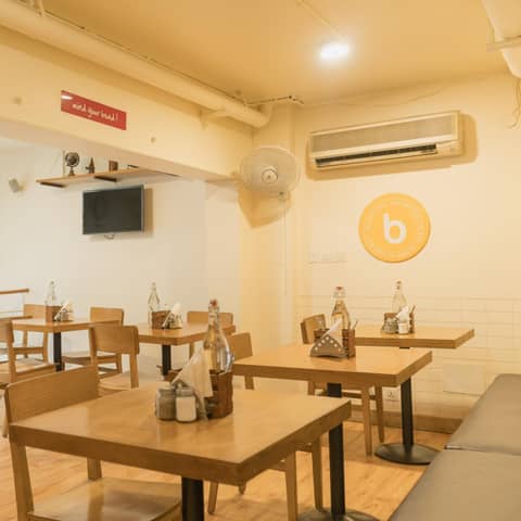 Bloomrooms @ New Delhi Railway Station — photo 6