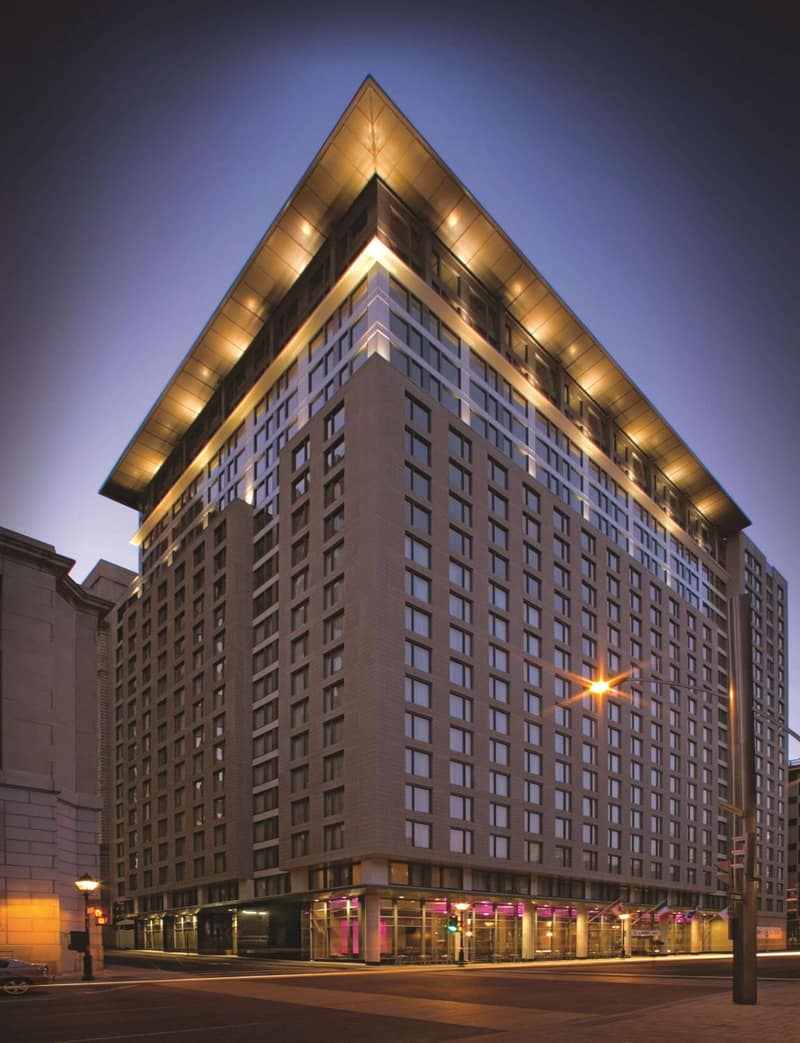 Embassy Suites by Hilton - Montreal — building