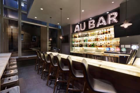 Embassy Suites by Hilton - Montreal — photo 6