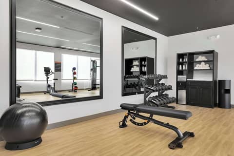 Holiday Inn Express And Suites Washington Dc Noma by IHG — photo 3