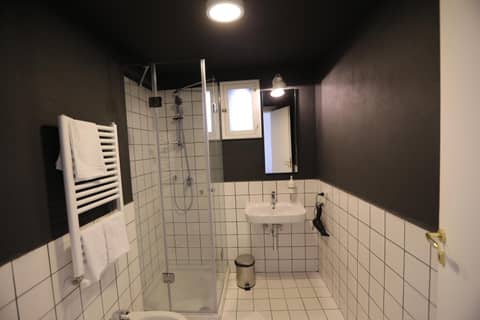 The Station Napoli — bathroom