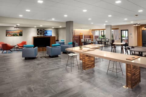 Courtyard by Marriott Seattle Northgate — photo 9