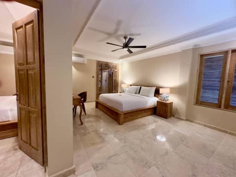 Honeymoon Guesthouse — hotel room