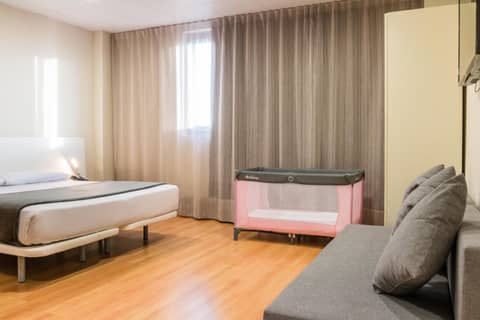 Vértice Roomspace — hotel room