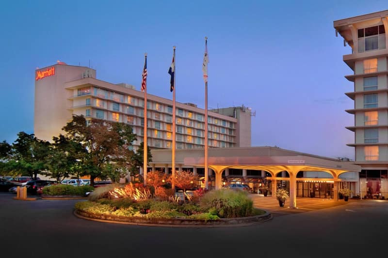 Marriott St. Louis Airport — building