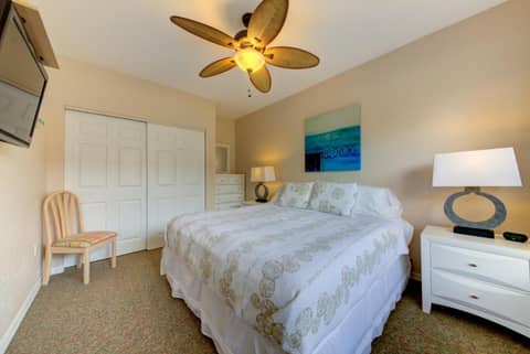 The Ringling Beach House — hotel room