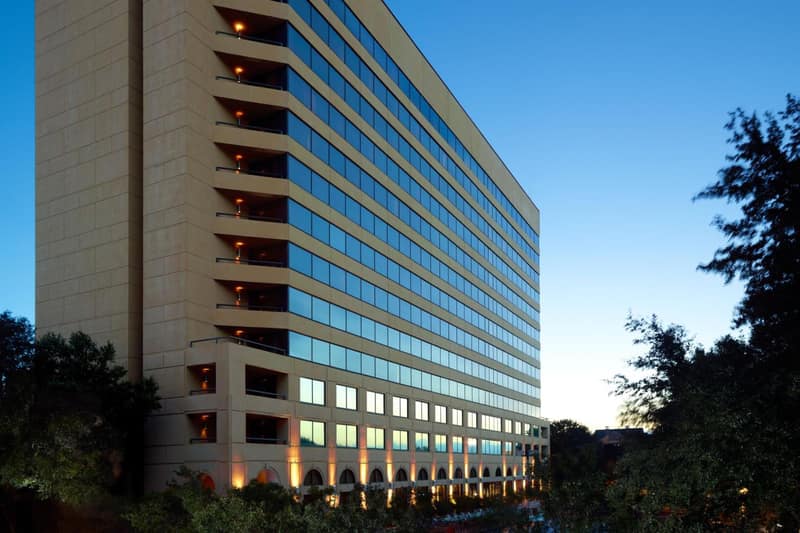 Austin Southpark Hotel — building