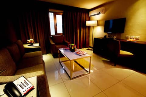 Mandarin Plaza Hotel — photo 9