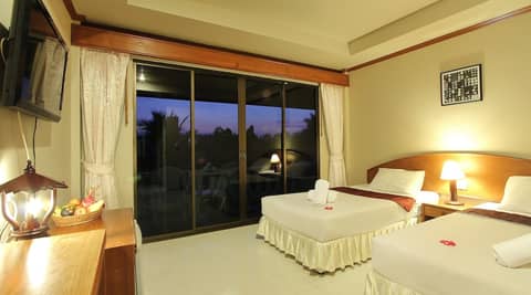 Choophorn House — hotel room