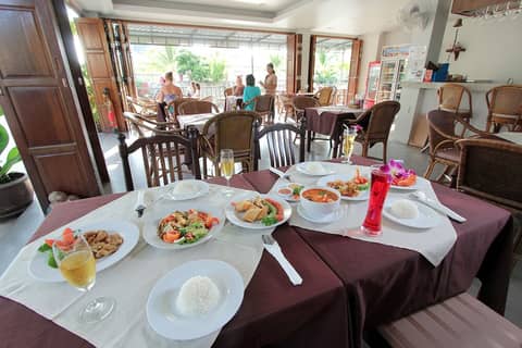 Choophorn House — dining