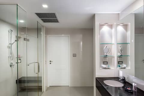 Ramada Plaza by Wyndham Bangkok Menam Riverside — photo 9