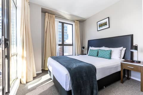Quest on Queen Serviced Apartments — photo 4