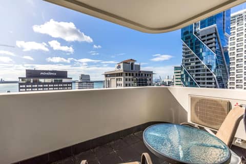 Quest on Queen Serviced Apartments — photo 5