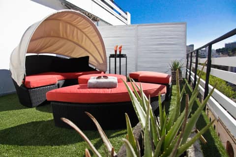 Hotel Feliz — balance & terrace